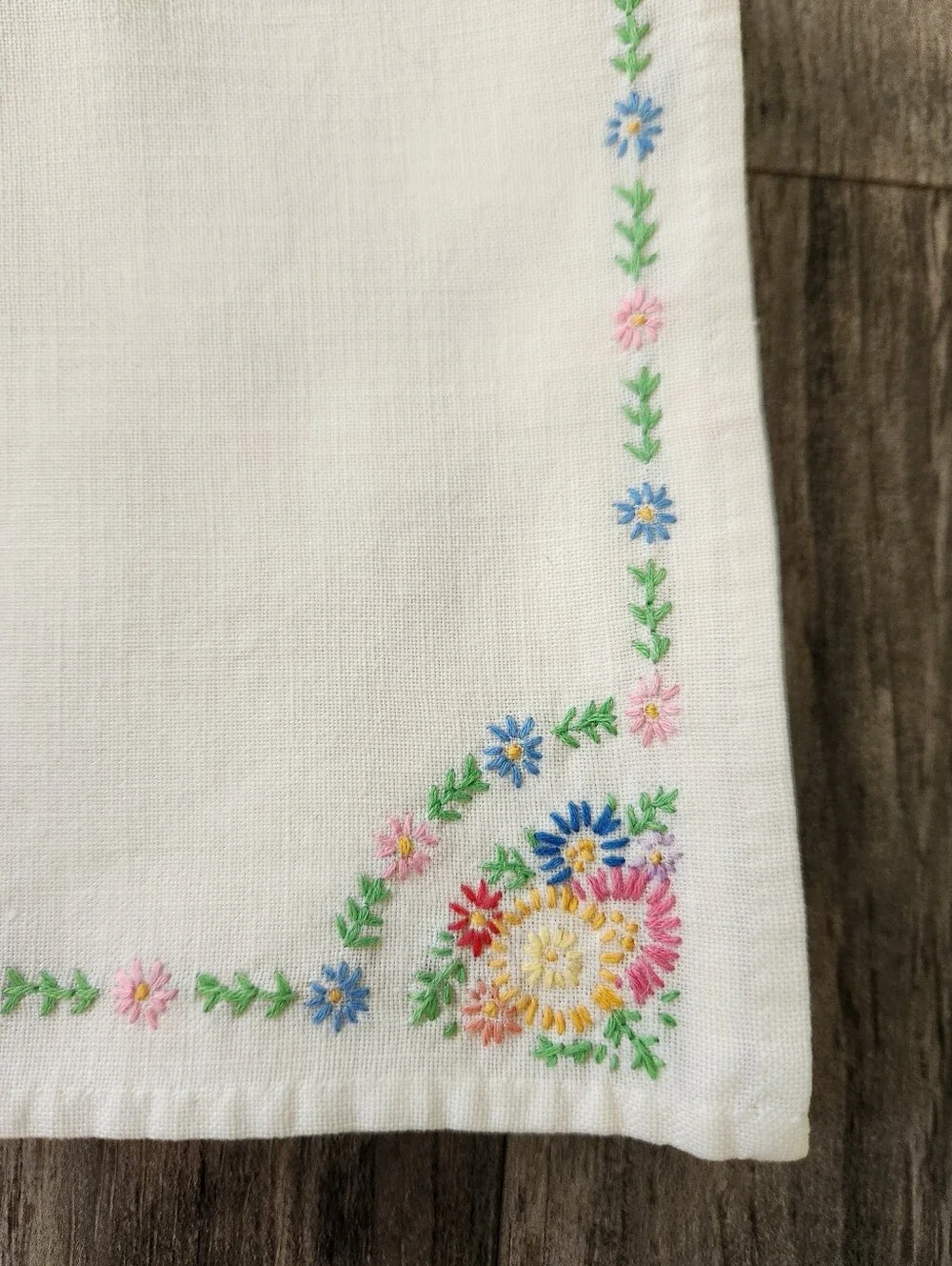 Set Of 4 Vintage Hand Embroidered Cotton Napkins Cream Multicolor Floral Trim
